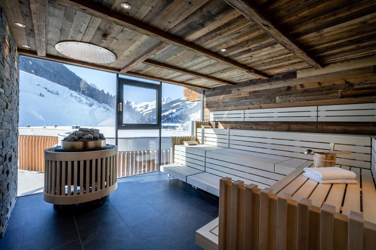 Hotel Zwölferhaus 4*